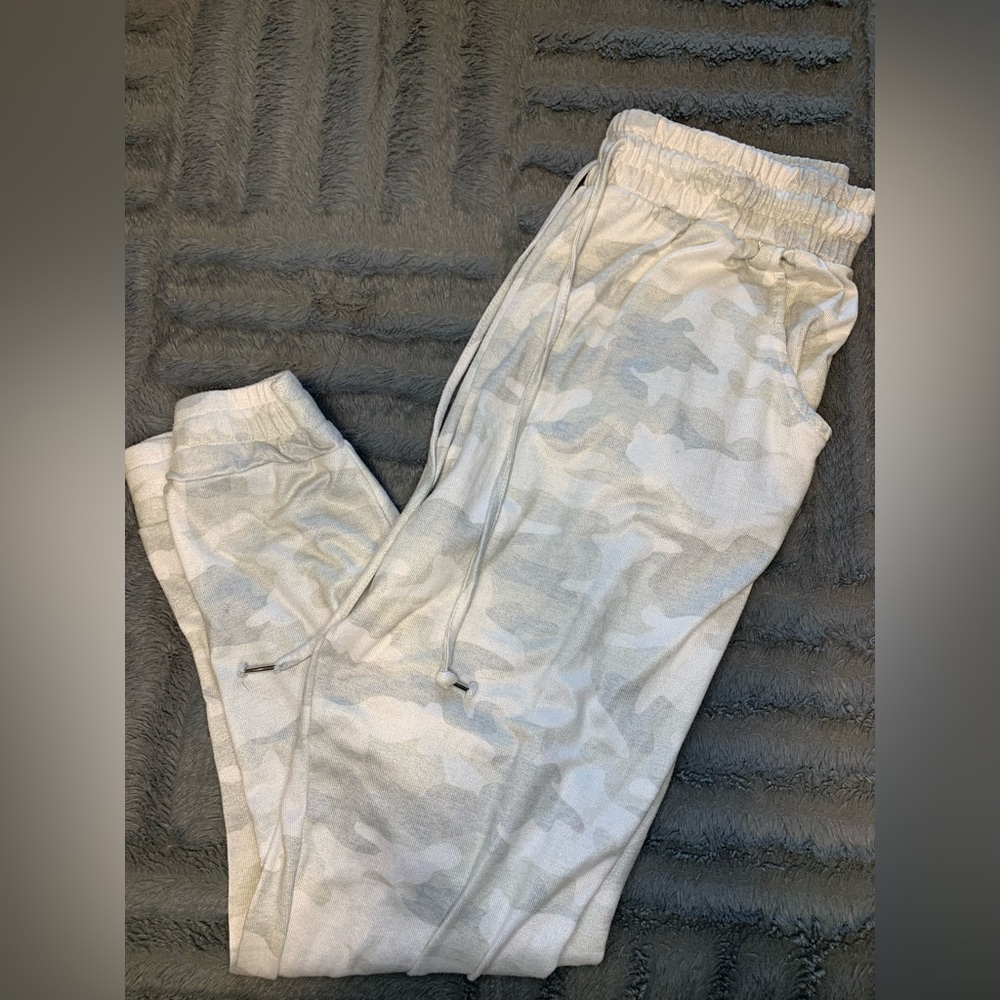 Light camouflage joggers